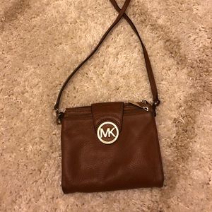 Satchel Michaels Korr bag with wallet inside
